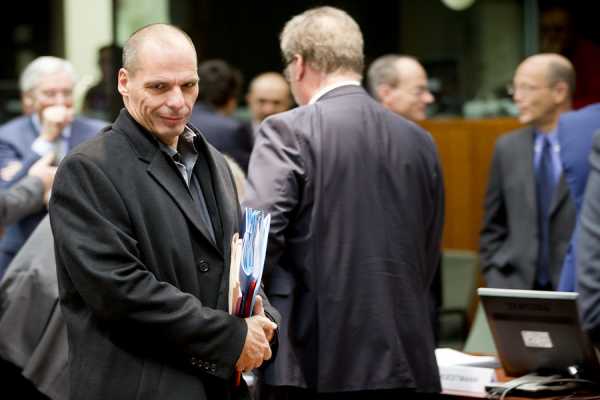 Σημάδια σύγκλισης βλέπει ο Βαρουφάκης -Oι Βρυξέλλες ετοιμάζονται για έκτακτο Eurogroup