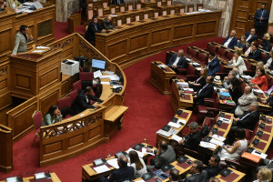 Ανέβηκαν οι τόνοι στη Βουλή για το Ελληνικό - Γεωργιάδης σε Τσίπρα: Να πείτε ποια συμφέροντα εξυπηρετείτε - Αίτημα για ονομαστική ψηφοφορία