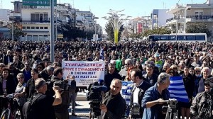 Τουρκικά ΜΜΕ: &quot;Χιλιάδες Έλληνες διαδήλωσαν για τους δύο Έλληνες στρατιώτες&quot;