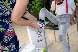 Ο ΟΠΑΠ προσφέρει παπούτσια και χαμόγελα σε παιδιά