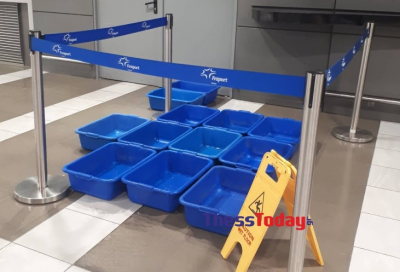 Μπλε κουβάδες εμφανίστηκαν στο Αεροδρόμιο Μακεδονία (εικόνες)