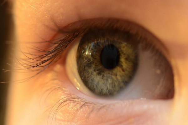 Ολα όσα πρέπει να γνωρίζετε για τους φακούς επαφής – «Καμπανάκι» για την αγορά τους μέσω ίντερνετ