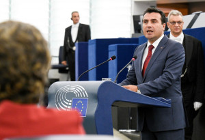 ΠΓΔΜ: Καθυστερεί η συνεδρίαση της Βουλής για τις συνταγματικές τροπολογίες