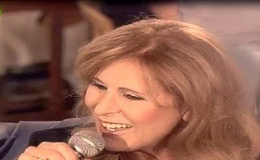 Πέθανε η Ρένα Κουμιώτη, μία από τις σημαντικότερες τραγουδίστριες του νέου κύματος