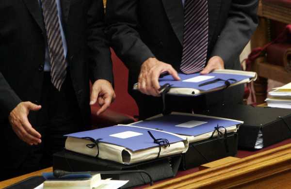Βουλή: Ψηφίστηκε το νομοσχέδιο για την ασφάλιση και η τροπολογία για την Επιτροπή Ανταγωνισμού