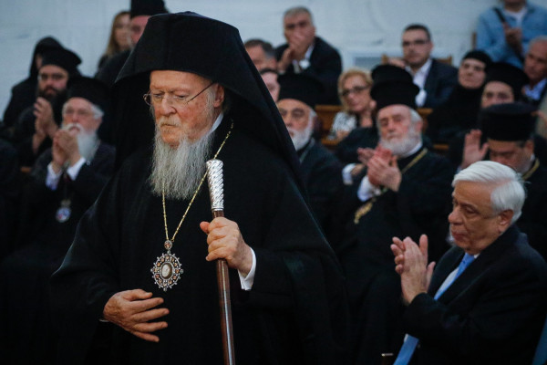 Και με τη βούλα η αυτοκεφαλία της Ουκρανικής Εκκλησίας - Ο Οικουμενικός Πατριάρχης Βαρθολομαίος υπέγραψε τον τόμο