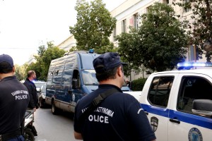 Συνέλαβαν επικίνδυνο δραπέτη στα Σπάτα - Είχε σκοτώσει δυο αστυνομικούς