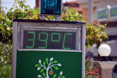 Καύσωνας: Πού άγγιξε τους 40 βαθμούς το θερμόμετρο, «καμίνι» η χώρα ως το Σάββατο (βίντεο)