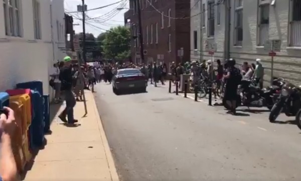 Χάος στην Βιρτζίνια: Ένας νεκρός από την επίθεση με αυτοκίνητο σε διαδηλωτές