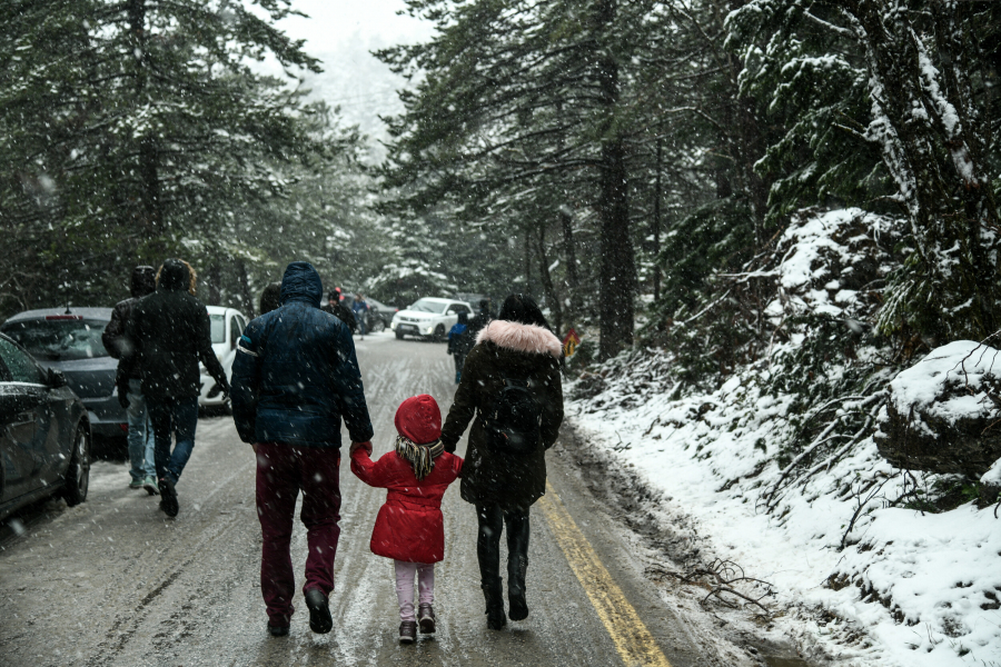 Κακοκαιρία: Διεκόπη η κυκλοφορία στη Λεωφόρο Πάρνηθος λόγω χιονόπτωσης