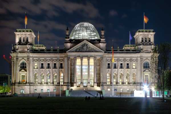Βερολίνο: Στις 4 Απριλίου ξεκινά η επαναπροώθηση μεταναστατών