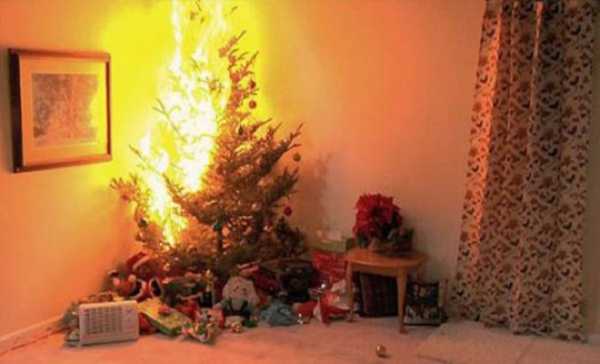 Οδηγίες από την Πυροσβεστική για τα λαμπάκια του Χριστουγεννιάτικου δέντρου
