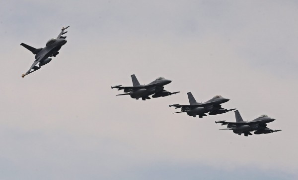 Συνεδριάζει το ΚΥΣΕΑ: Ανάβαθμιση των F-16 και οι φρεγάτες Fremm στο «μενού»