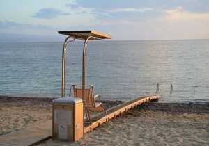 Χανιά: Συσκευή αυτόνομης πρόσβασης ατόμων με κινητικά προβλήματα στην παραλία της Ν. Χώρας