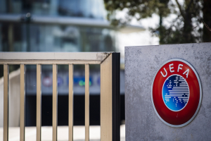 «Παγώνει» το ταμείο 6 δισ. ευρώ που σχεδίαζε η UEFA για να βοηθήσει τις ομάδες από τον αντίκτυπο της Covid-19