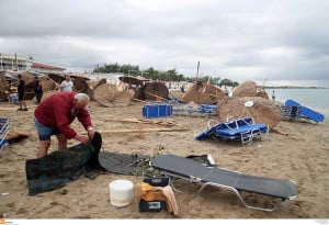 Χαλκιδική: Εικόνες βιβλικής καταστροφής - Επτά νεκροί - Βρέθηκε η σορός του 62χρονου ψαρά (pics&amp;vid)