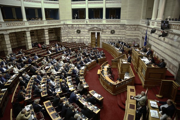 Σύγκρουση Τσίπρα - Μητσοτάκη στη Βουλή: «Βγαίνουμε από το μνημόνιο» - «Κάψατε την Αθήνα πείτε μας σήμερα αν απορρίψατε την Μακεδονία του Ιλιντεν