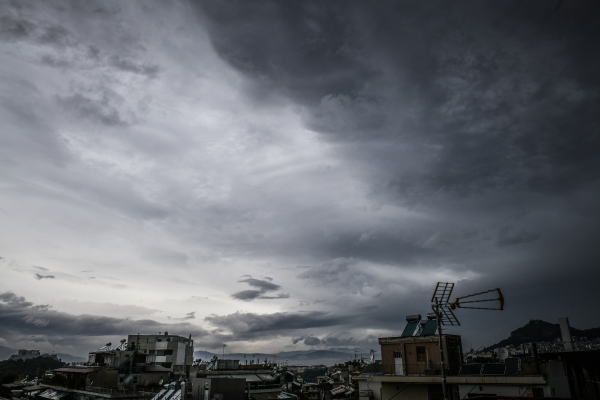 Πώς θα εξελιχθεί την Πέμπτη η κακοκαιρία: H πρόγνωση του καιρού στο Dnews από τον Δ. Παπαϊωάννου