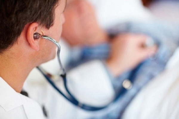 Διευκρινίσεις για τις προσλήψεις των επικουρικών γιατρών έδωσε το Υπουργείο Υγείας