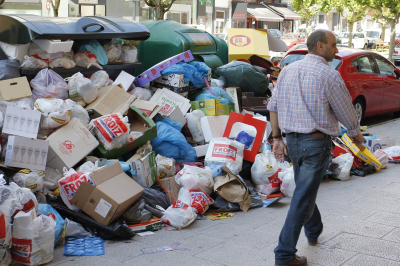 Ισπανία: Πρόστιμα σε σούπερ μάρκετ και εστιατόρια που πετάνε προϊόντα στα σκουπίδια