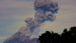 Ταυτόχρονη έκρηξη δύο ηφαιστείων στη Χαβάη