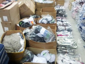 Κατασχέθηκαν χιλιάδες προϊόντα «μαϊμού» από καταστήματα στα Γιαννιτσά