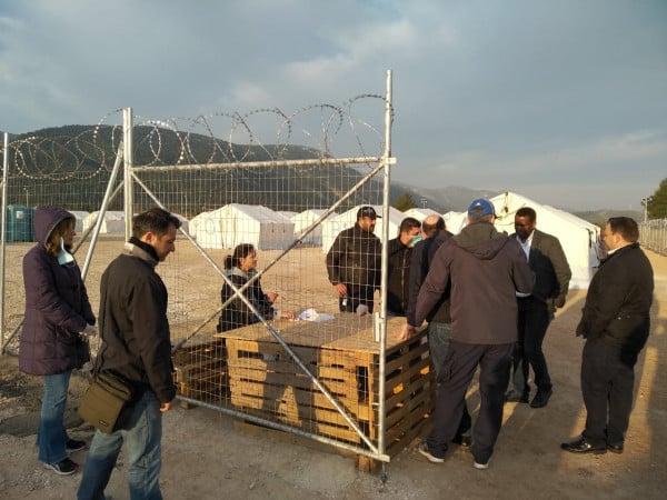 Μεταφορά 436 μεταναστών στην κλειστή δομή της Μαλακάσα (video)