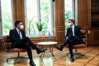 Η συνάντηση του Μητσοτάκη με τον Πρωθυπουργό της Ισπανίας: Πολύ σημαντικό το Ευρωπαϊκό Πράσινο Πιστοποιητικό (βίντεο)