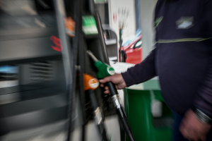 Επίδομα βενζίνης: Από σήμερα οι αιτήσεις ανεξαρτήτως ΑΦΜ για όσους δεν πρόλαβαν