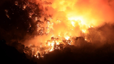 «Συναγερμός» στην Τουρκία: Φωτιά στη Μερσίνα, εκκενώνεται η περιοχή