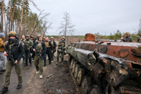 Πόλεμος στην Ουκρανία: Πάνω από 100 πτώματα βρέθηκαν στη Σούμι, εκρήξεις σε πυραυλοφόρο καταδρομικό της Ρωσίας