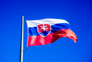 Και η Σλοβακία στο «παιχνίδι» των νέων μέτρων για τους ανεμβολίαστους