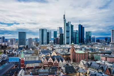 Γερμανία: Προειδοποίηση UBS για μεγάλο κίνδυνο «φούσκας» στην αγορά ακινήτων της Φρανκφούρτης