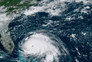 Ο ισχυρότερος τυφώνας στη σύγχρονη ιστορία χτυπά τις Μπαχάμες