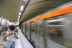 «Πιάνουν δουλειά» μετρό, ΗΣΑΠ και τραμ μετά την πρωινή στάση εργασίας