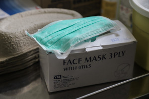 Κορονοϊός: Επιμένουν οι επιστήμονες για την υποχρεωτική χρήση μάσκας σε κλειστούς χώρους