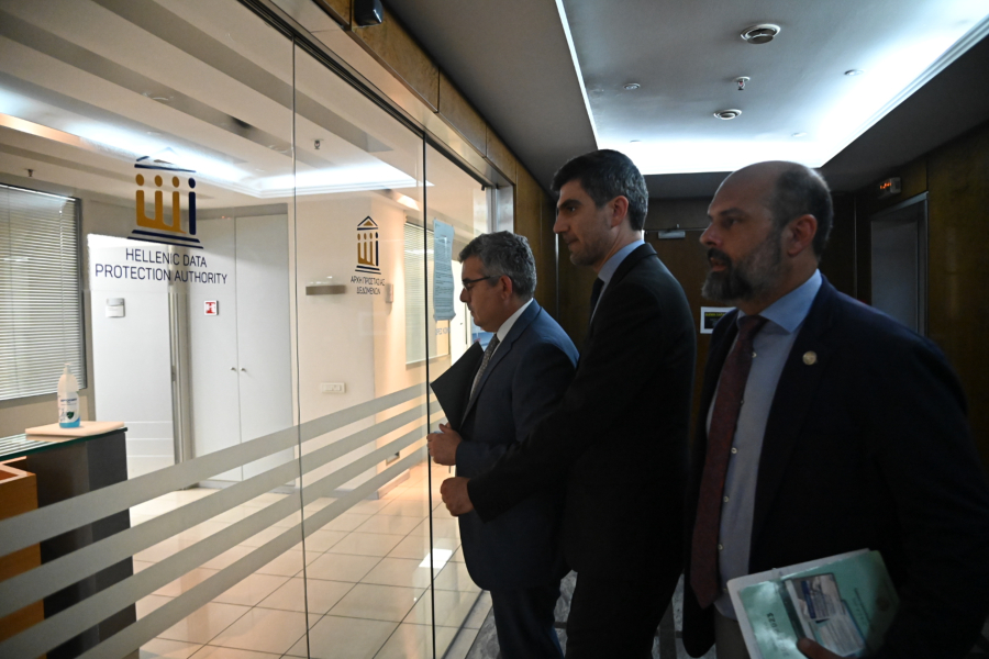 «De facto» δικαίωση του Νίκου Ανδρουλάκη βλέπουν στο ΠΑΣΟΚ: «Δεδομένες οι ευθύνες του πρωθυπουργού»