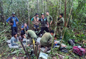 «Θαύμα» στην Κολομβία: Ζωντανά τα 4 παιδιά που αγνοούνταν 40 ημέρες μόνα στη ζούγκλα