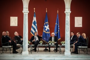 Συναντήσεις πολιτικών αρχηγών: Συναίνεση βλέπει το Μαξίμου - «Όχι» με αστερίσκους από Τσίπρα, «ναι» από Γεννηματά