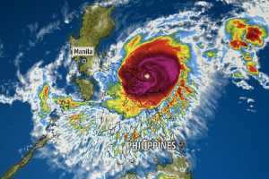 Ισχυρός τυφώνας πλήττει τις Φιλιππίνες - Χιλιάδες κάτοικοι εγκατέλειψαν τα σπίτια τους