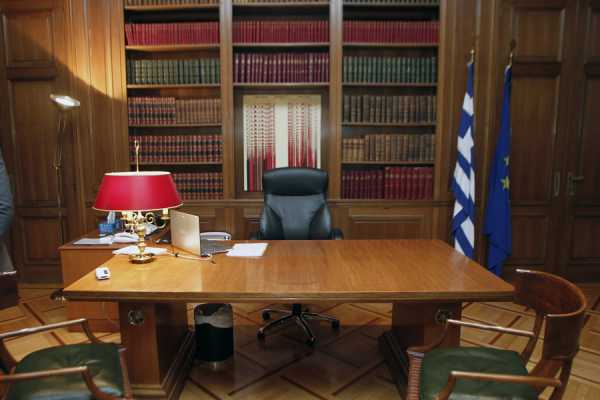 FT: Η Ελλάδα ετοιμάζεται για πτώχευση. Διαψεύδει το Μαξίμου