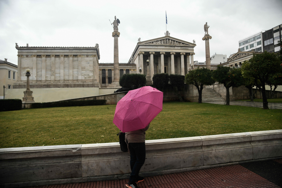 Χαλάει ο καιρός και σήμερα: Λασποβροχή στην Αττική, καταιγίδες στη Θεσσαλονίκη