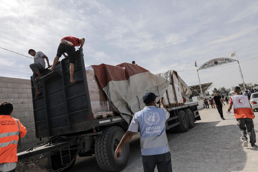 Δεύτερο κομβόι με ανθρωπιστική βοήθεια για τη Γάζα επιθεωρείται στη Ράφα