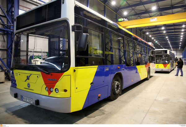 Θεσσαλονίκη: Έκανε χρήση ναρκωτικών μέσα... σε λεωφορείο του ΟΑΣΘ (pic)
