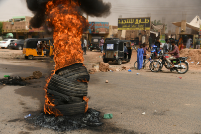 Εντείνονται οι συγκρούσεις στο Σουδάν, κλιμάκωση των επιθέσεων και γενικευμένες συρράξεις