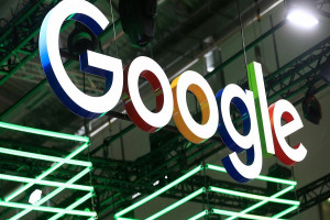 Η Γαλλία επιβάλλει φόρους στη Google