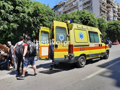Θεσσαλονίκη: Μηχανή παρέσυρε γυναίκα στο κέντρο της πόλης, τραυματίστηκε στο κεφάλι