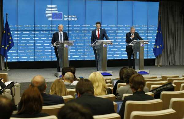 Bloomberg: Η ΕΕ πρέπει να εγκρίνει την επόμενη δόση στην Ελλάδα στο επόμενο Eurogroup