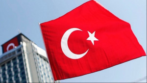 Ακσόι για Δένδια: Είναι τραγικό να επικρίνει την Τουρκία για την ελληνική μειονότητα