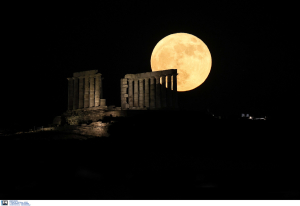 Πανσέληνος: Αρχαιολογικοί χώροι, μνημεία και μουσεία «γιορτάζουν» το αυγουστιάτικο φεγγάρι